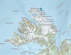 Hornbjargsviti stendur í Látravík suðaustan við Hornbjarg. Þangað er ekki auðvelt að komast með stuttum fyrirvara.