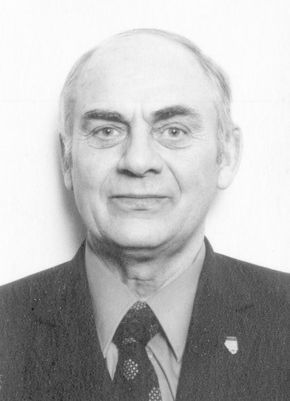 Adolf J.E. Petersen (f.1906 d.1985) vegaverkstjóri hjá Vegagerðinni.