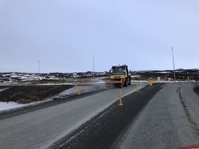 Gatnamót sópuð við Ólafsfjarðarveg