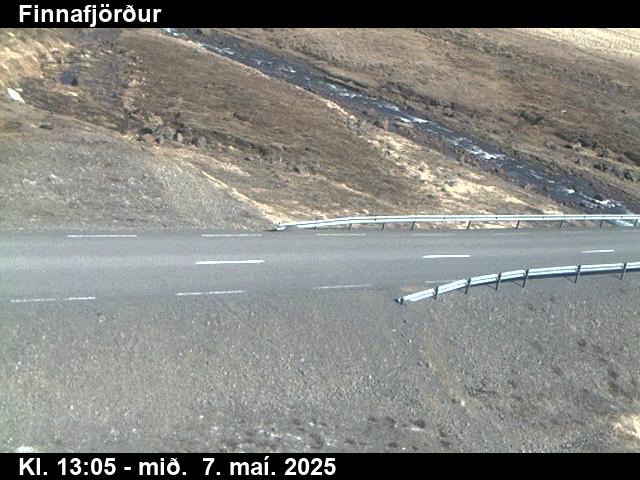 Click for full screen live camera. Finnafjörður niður á veg