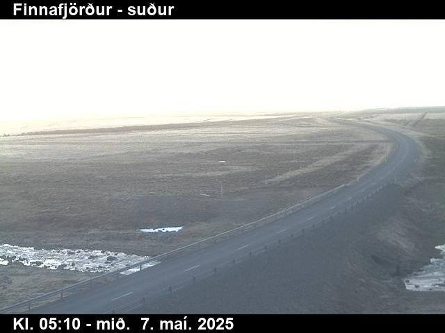 Click for full screen live camera. Finnafjörður til suðurs