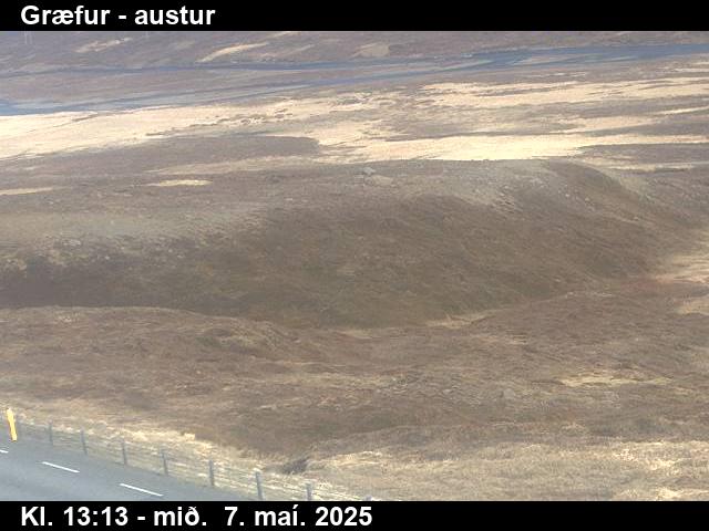 Click for full screen live camera. Græfur séð austur á Mjóafjarðarveg