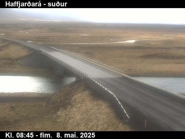 Click for full screen live camera. Haffjarðará til suðurs