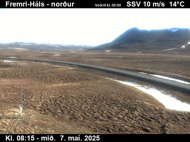 Click for full screen live camera. Hálsar séð til norðurs