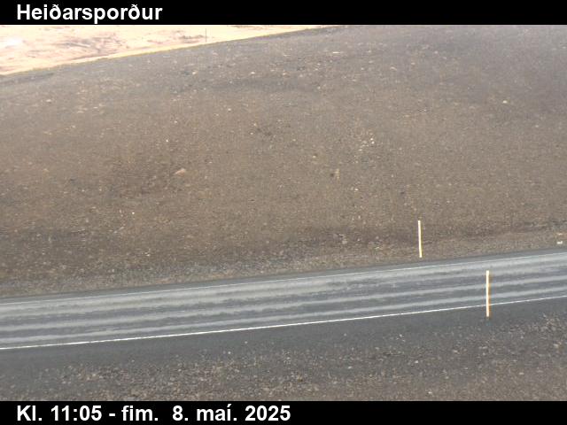 Click for full screen live camera. Holtavörðuheiði suður séð að Biskupsbeygju