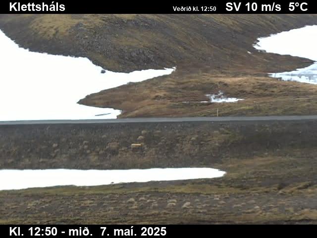 Click for full screen live camera. Klettsháls séð niður á veg
