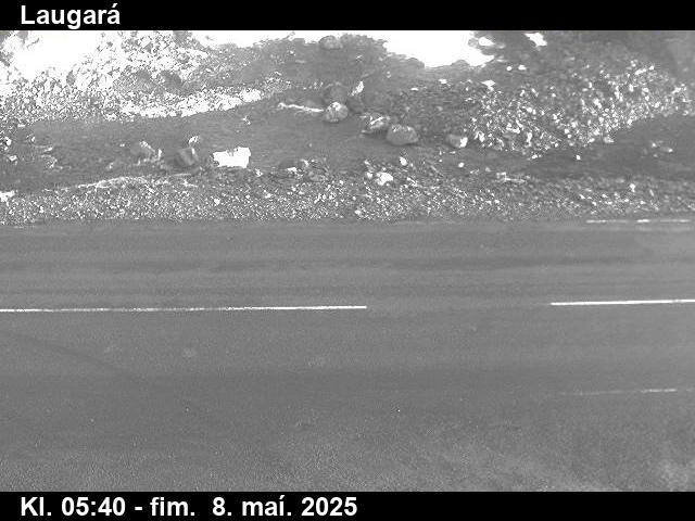 Click for full screen live camera. Laugará séð niður á veg