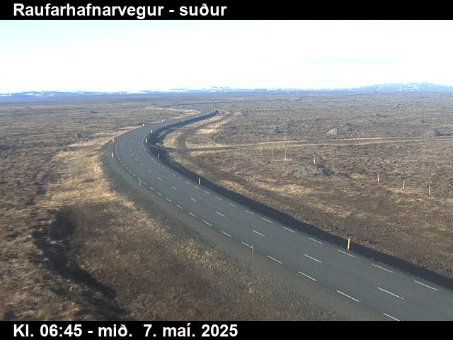 Click for full screen live camera. Raufarhafnarvegur séð til suðurs