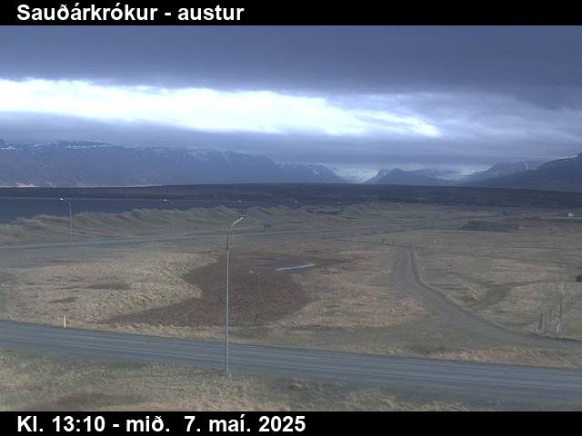 Click for full screen live camera. Sauðárkrókur séð til austurs að Hegranesi