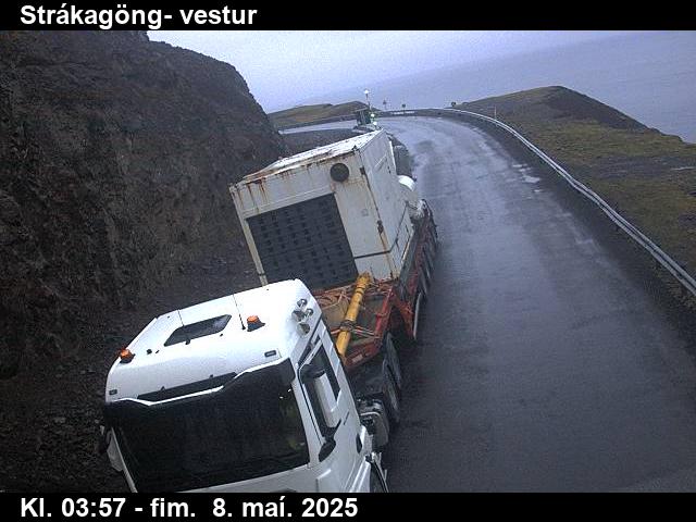 Click for full screen live camera. Strákagöng séð til vesturs