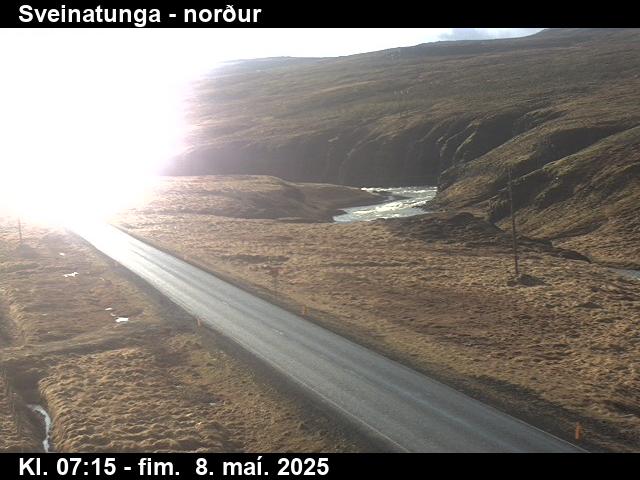 Click for full screen live camera. Sveinatunga til norðurs