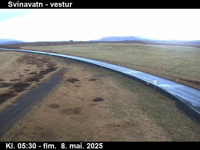 Click for full screen live camera. Svínavatn til vesturs