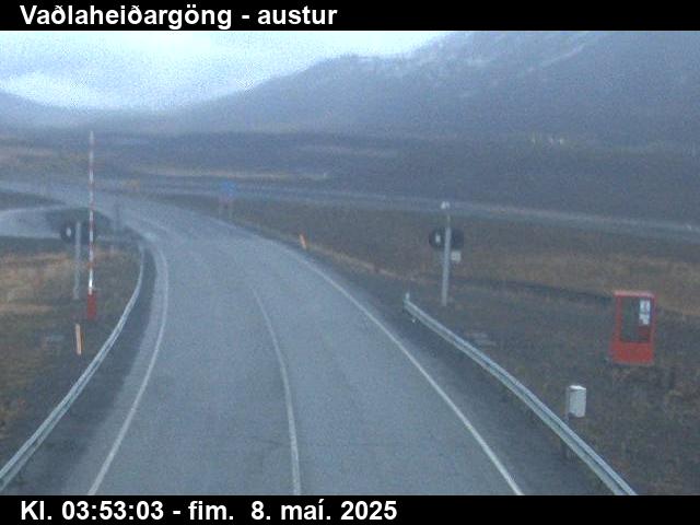 Click for full screen live camera. Vaðlaheiði austur til Fnjóskadals