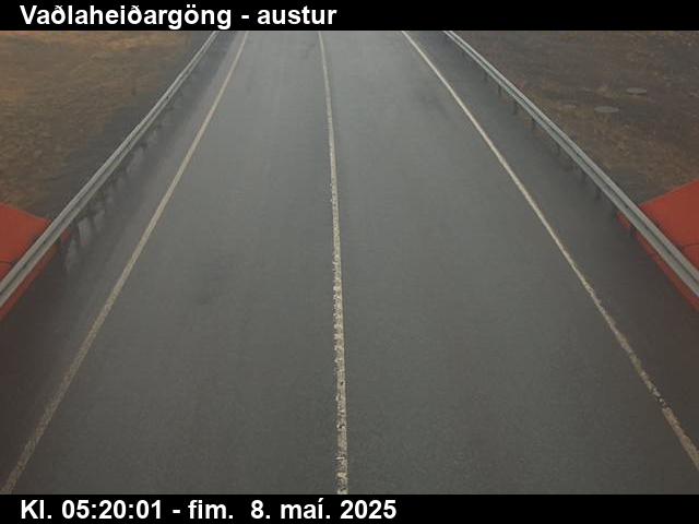 Click for full screen live camera. Vaðlaheiði austur til Fnjóskadals