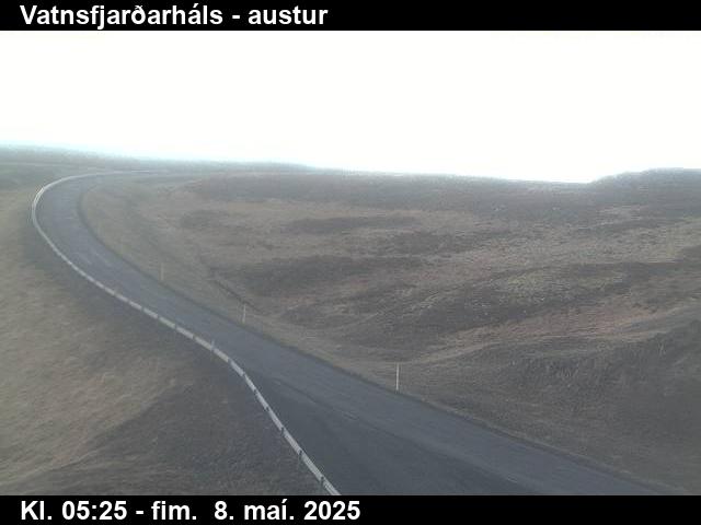 Click for full screen live camera. Vatnsfjarðarháls til austurs