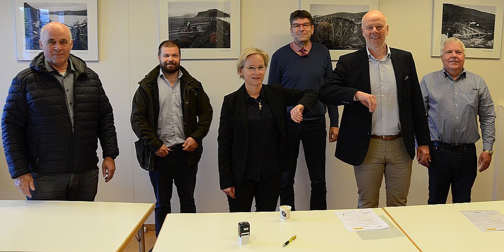 Skrifað undir samning um 1. áfanga Dynjandisheiðar