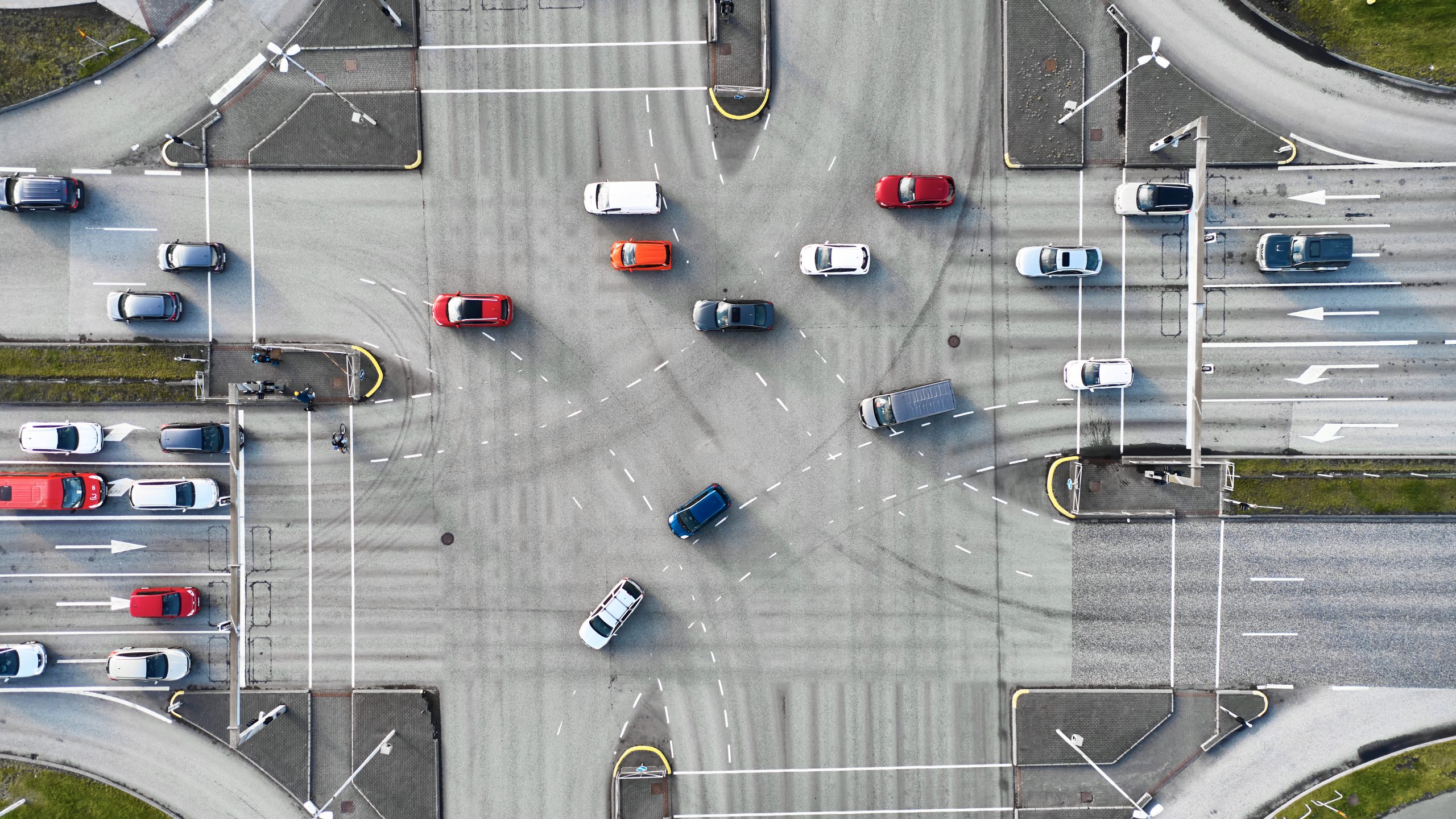 Aerial view of the Kringlumýrarbraut / Miklabraut intersection.