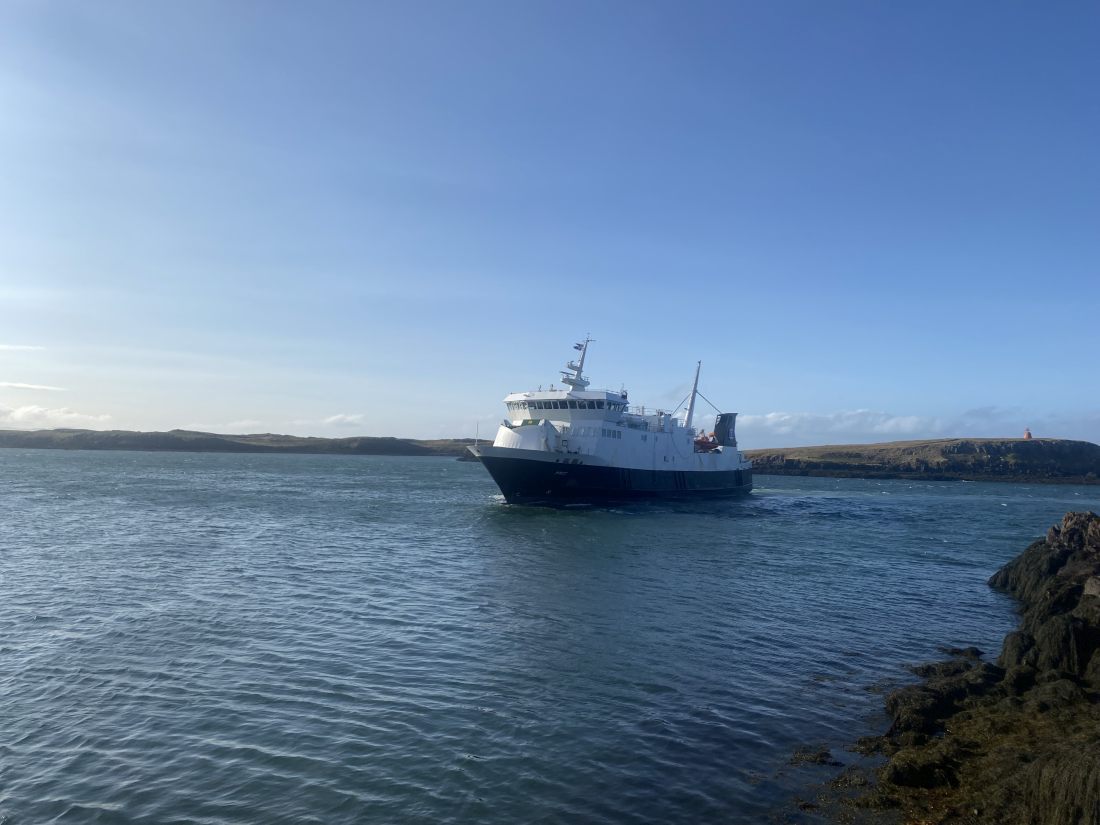 Röst siglir til hafnar í Stykkishólmi í fyrsta sinn 22. september 2023.