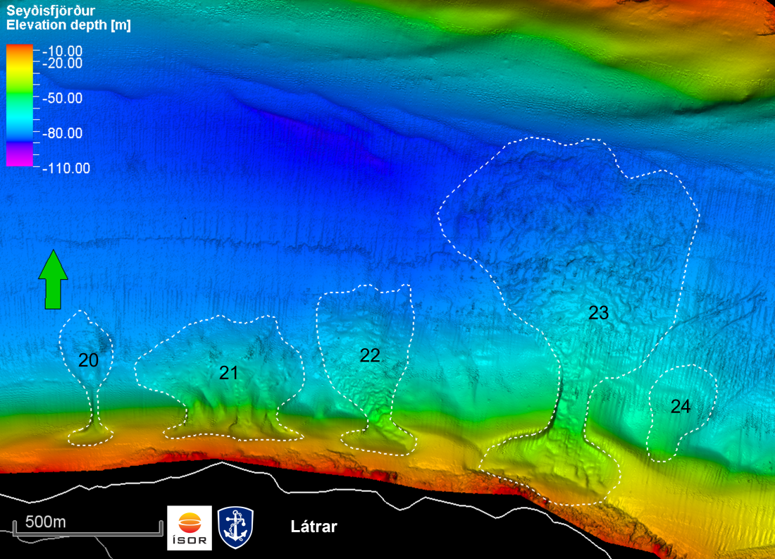Neðansjávarskriður 20-24 hafa fallið úr kanti sethjallans út af Látrum. Þær virðast allar fremur ungar og af líkum aldri.

