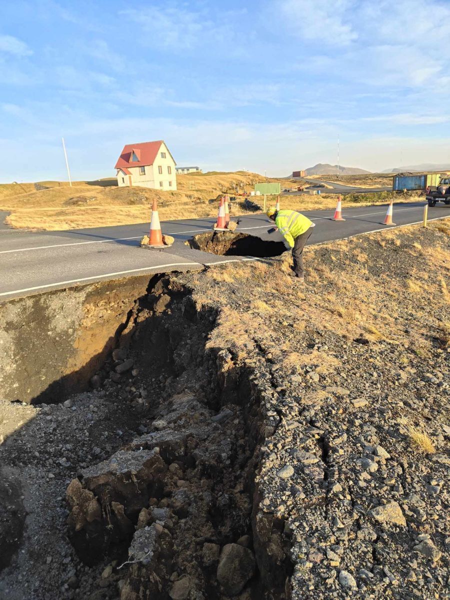 Nesvegur west of Grindavík - the road has come apart due to cracks.