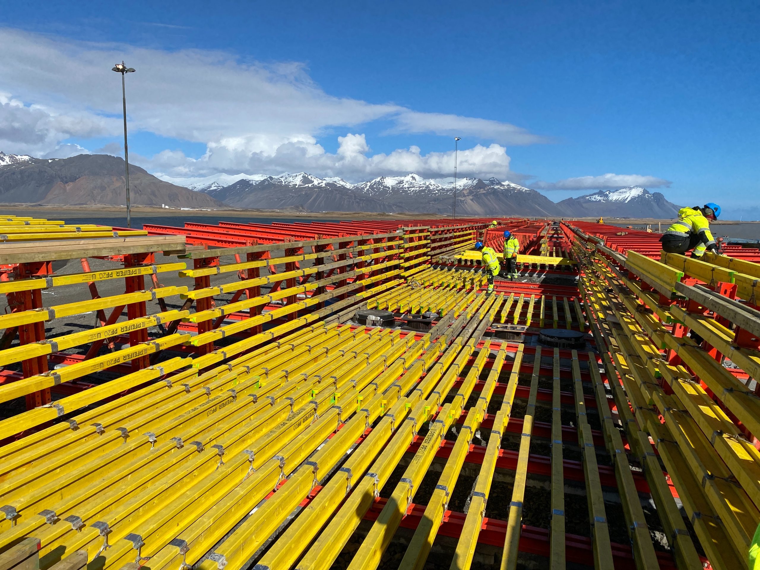 Undirsláttur á yfirbyggingu Hornafjarðarfljótsbrúar