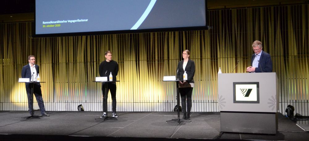 Fyrirspurnartími 4.
