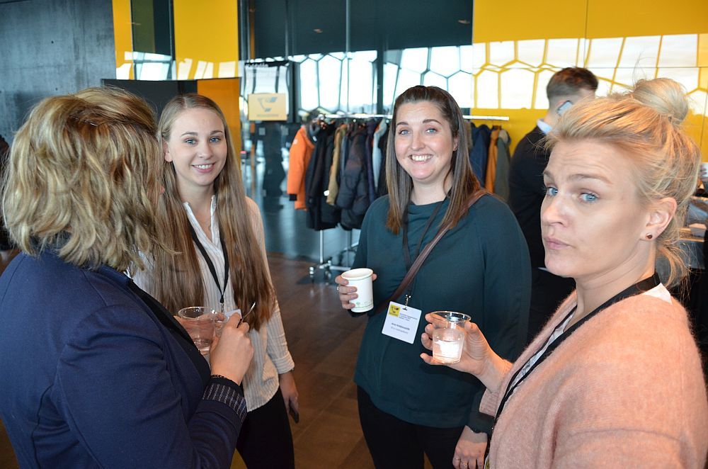 Gestir fengu tækifæri til þess að fá sér kaffi milli fyrirlestra.