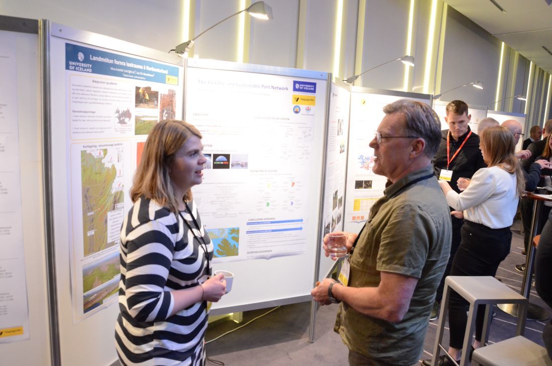 Gestir ráðstefnunnar fengu tækifæri til að endurnæra sig og spjalla í kaffihléum.
