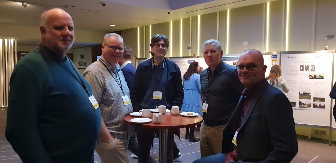 Gestir ráðstefnunnar fengu tækifæri til að endurnæra sig og spjalla í kaffihléum.
