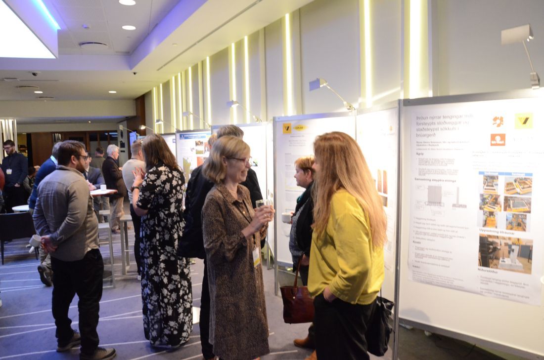 Gestir ráðstefnunnar fengu tækifæri til að endurnæra sig og spjalla í kaffihléum.
