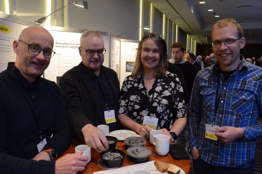 Gestir ráðstefnunnar fengu tækifæri til að endurnæra sig og spjalla í kaffihléum.
