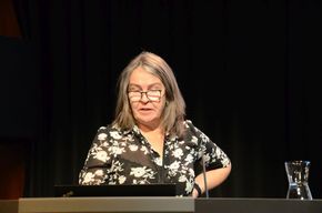 Hafdís Eygló Jónsdóttir jarðfræðingur hjá Vegagerðinni flutti erindið Leir í malarslitlögum.
