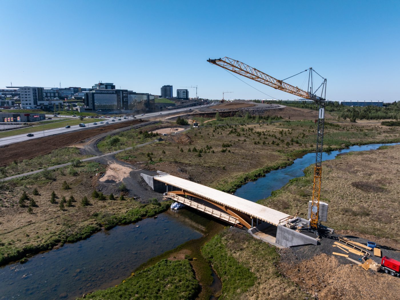 The pedestrian- and cycling bridge over Dimma will be the longest wooden bridge in Iceland when construction has finished.