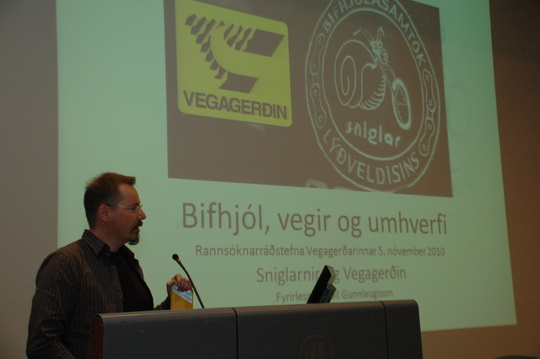 Njáll Gunnlaugsson, Sniglunum

