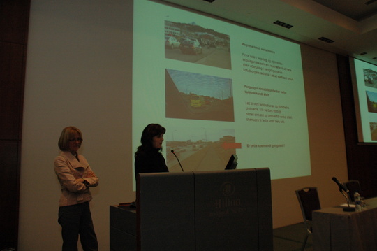 Hildigunnur Haraldsdóttir, Húsi og skipulagi og Harpa Stefánsdóttir, Arkitektúru 

