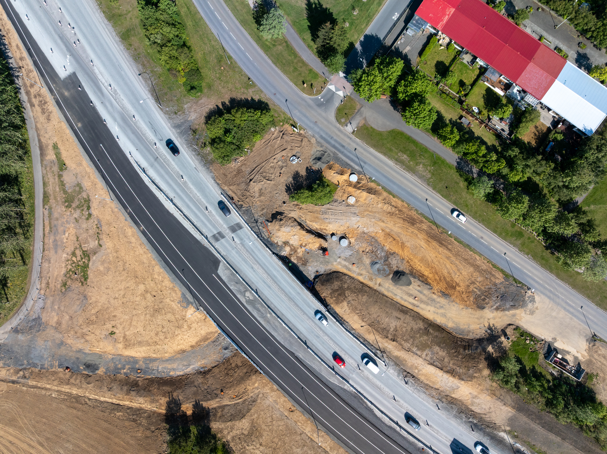 Malbikun nýrrar akbrautar meðfram Beiðholtsbraut er lokið.