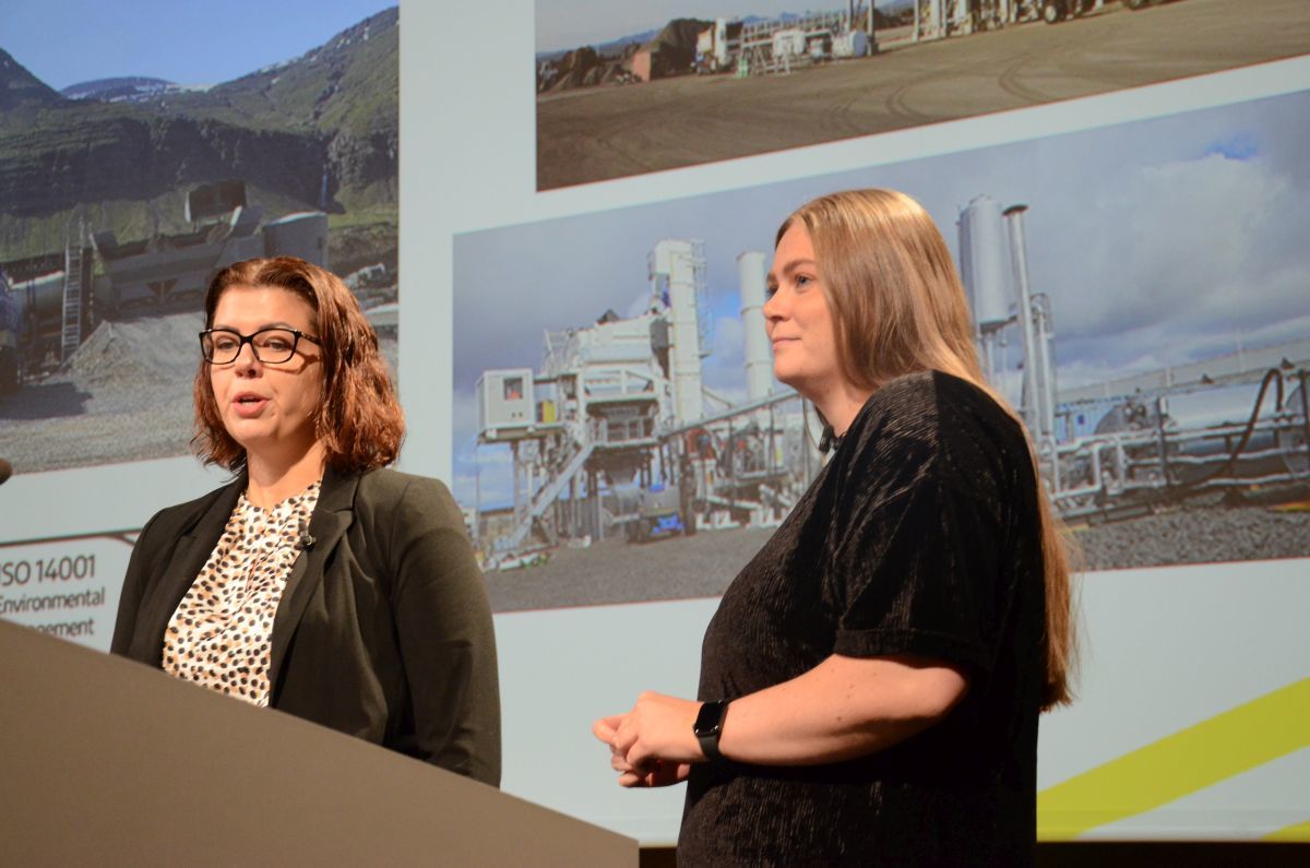 Björk Úlfarsdóttir rannsóknarstjóri og Harpa Þrastardóttir umhverfis-, öryggis-, og gæðastjóri, Colas Ísland.