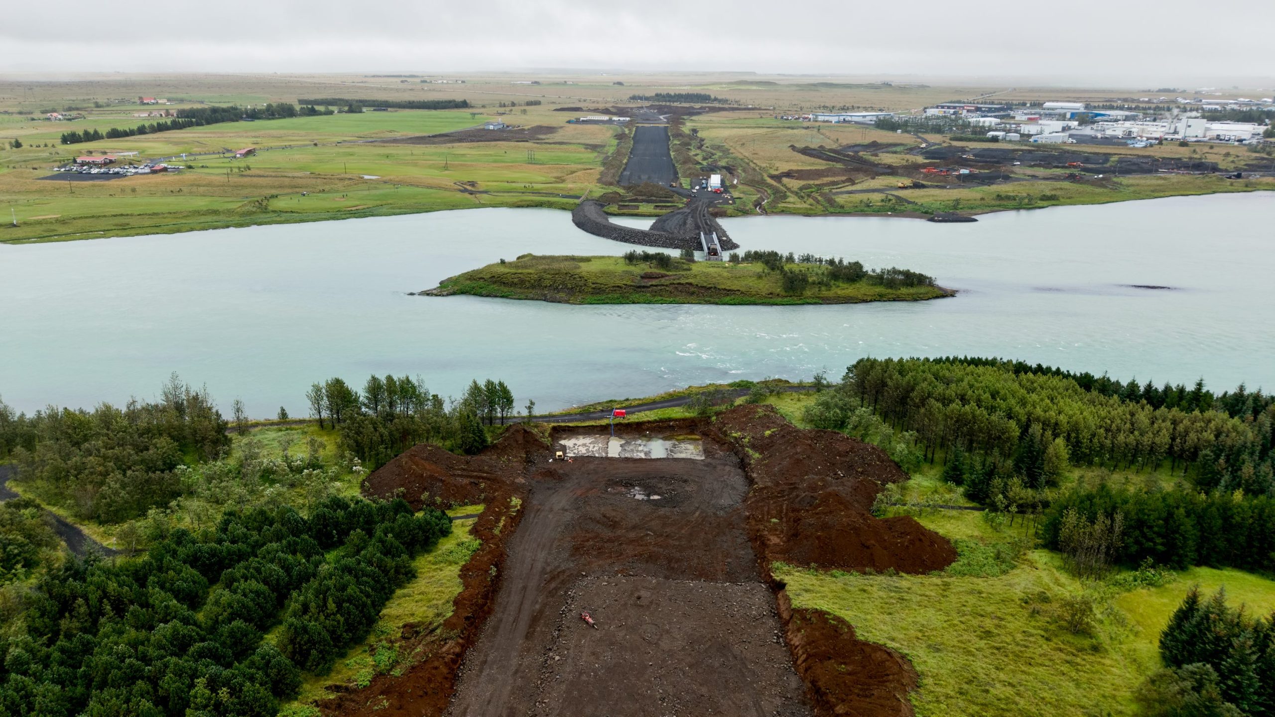 Horft til austurs yfir Efri-Laugardælaeyju.