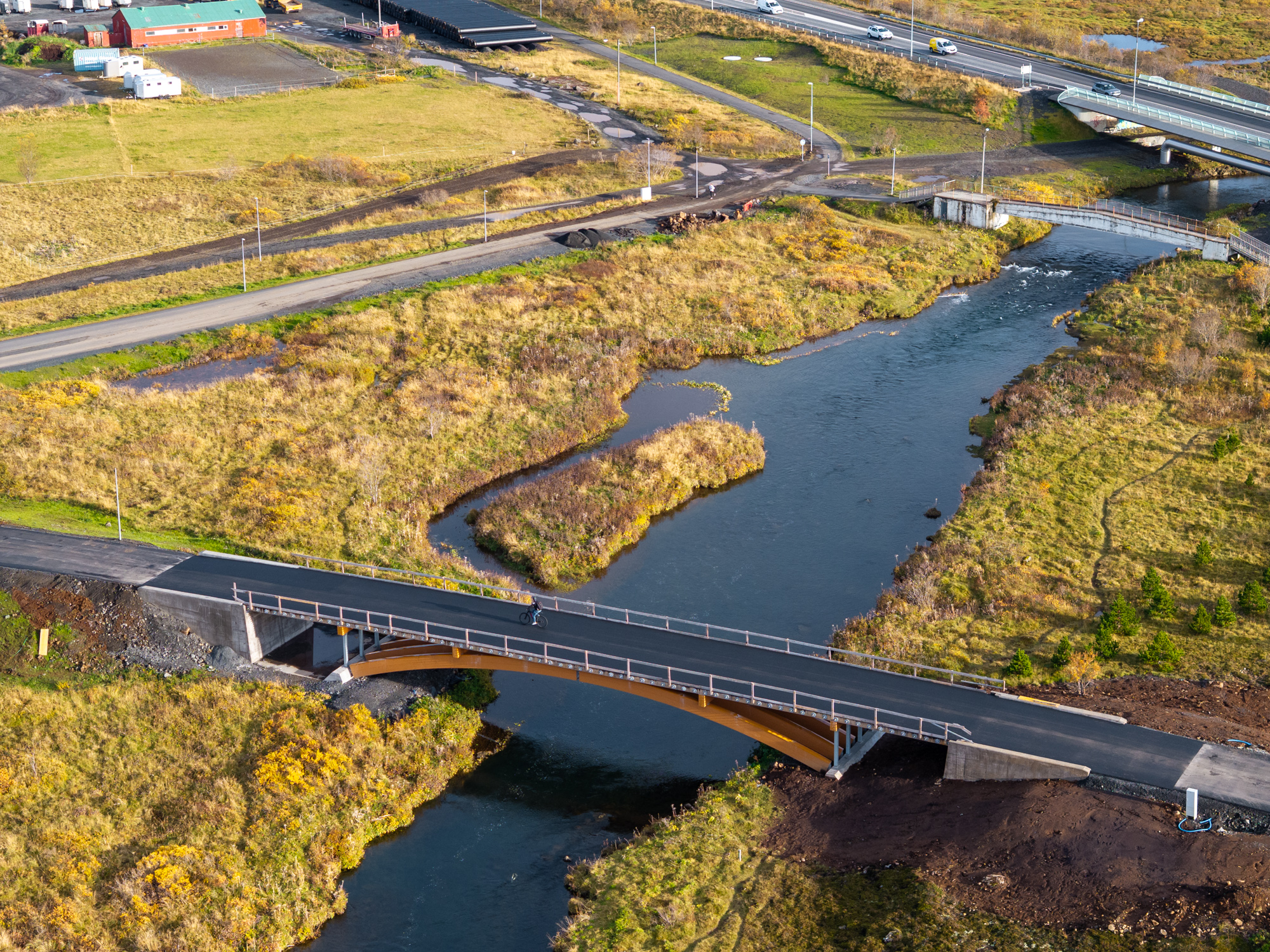 Brúin yfir Dimmu verður senn tilbúin.