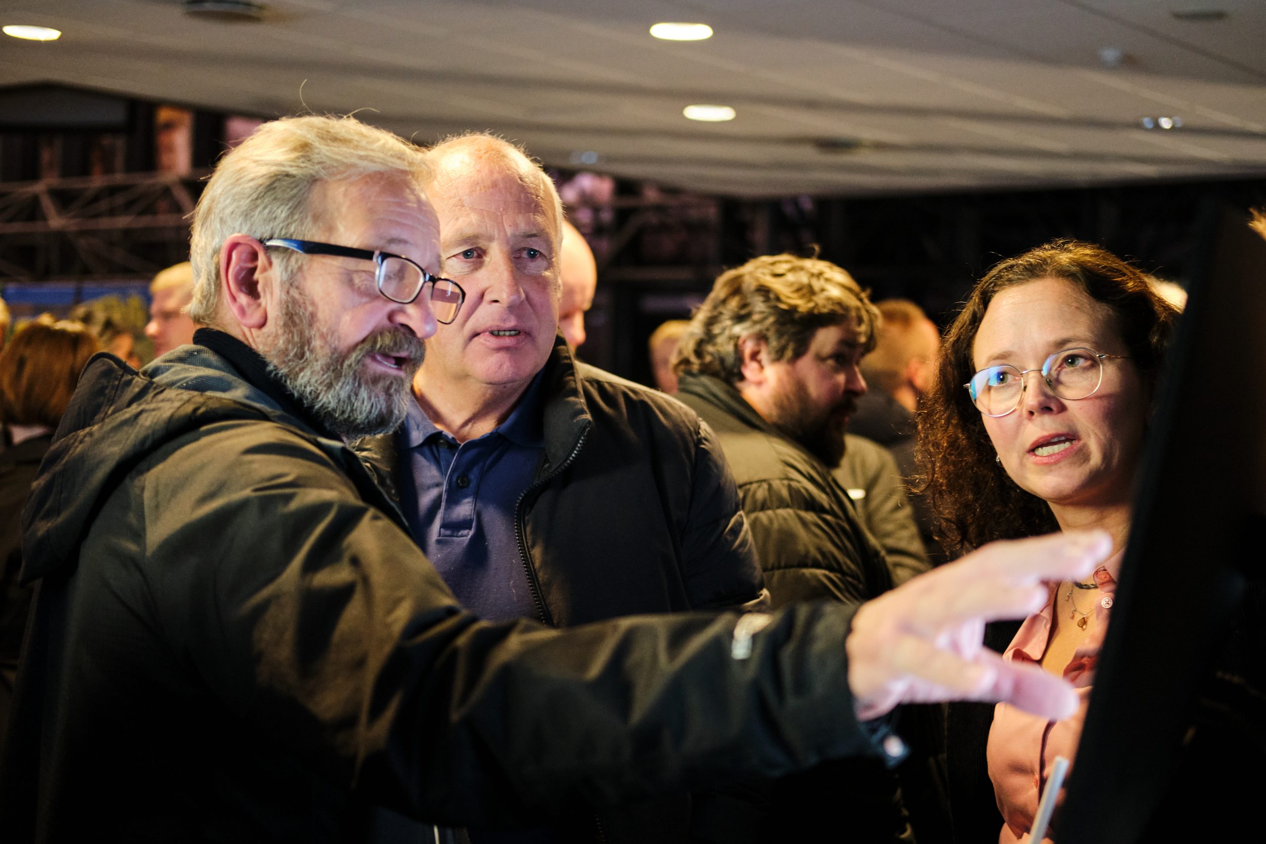  Hægt var að kynna sér málið á stöðvum með sérfræðingum eftir fundinn.