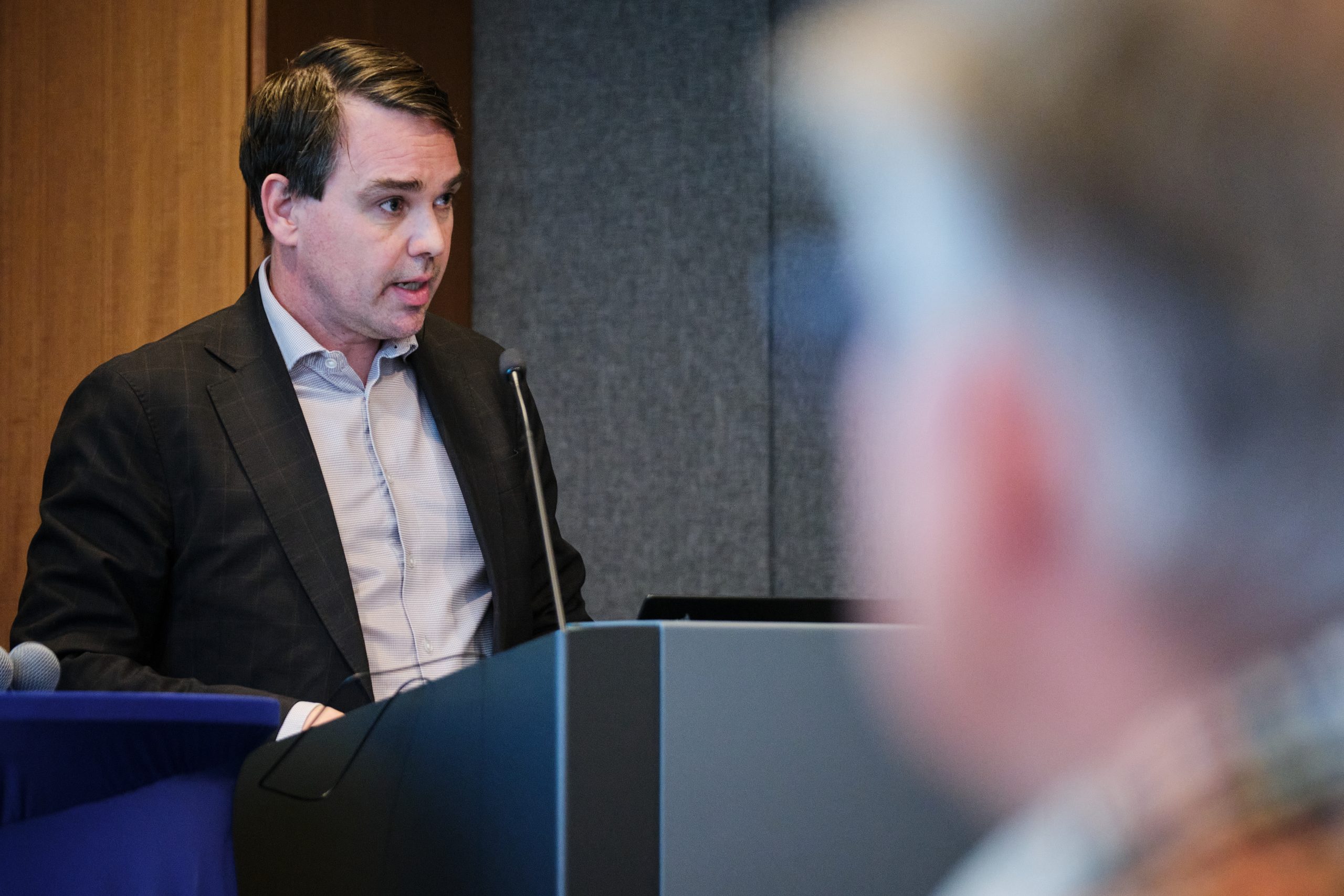 Guðmundur Valur Guðmundsson, formaður verkefnisstjórnar um undirbúning Sundabrautar, kynnti verkefnið og efni umhverfismatsskýrslunnar.