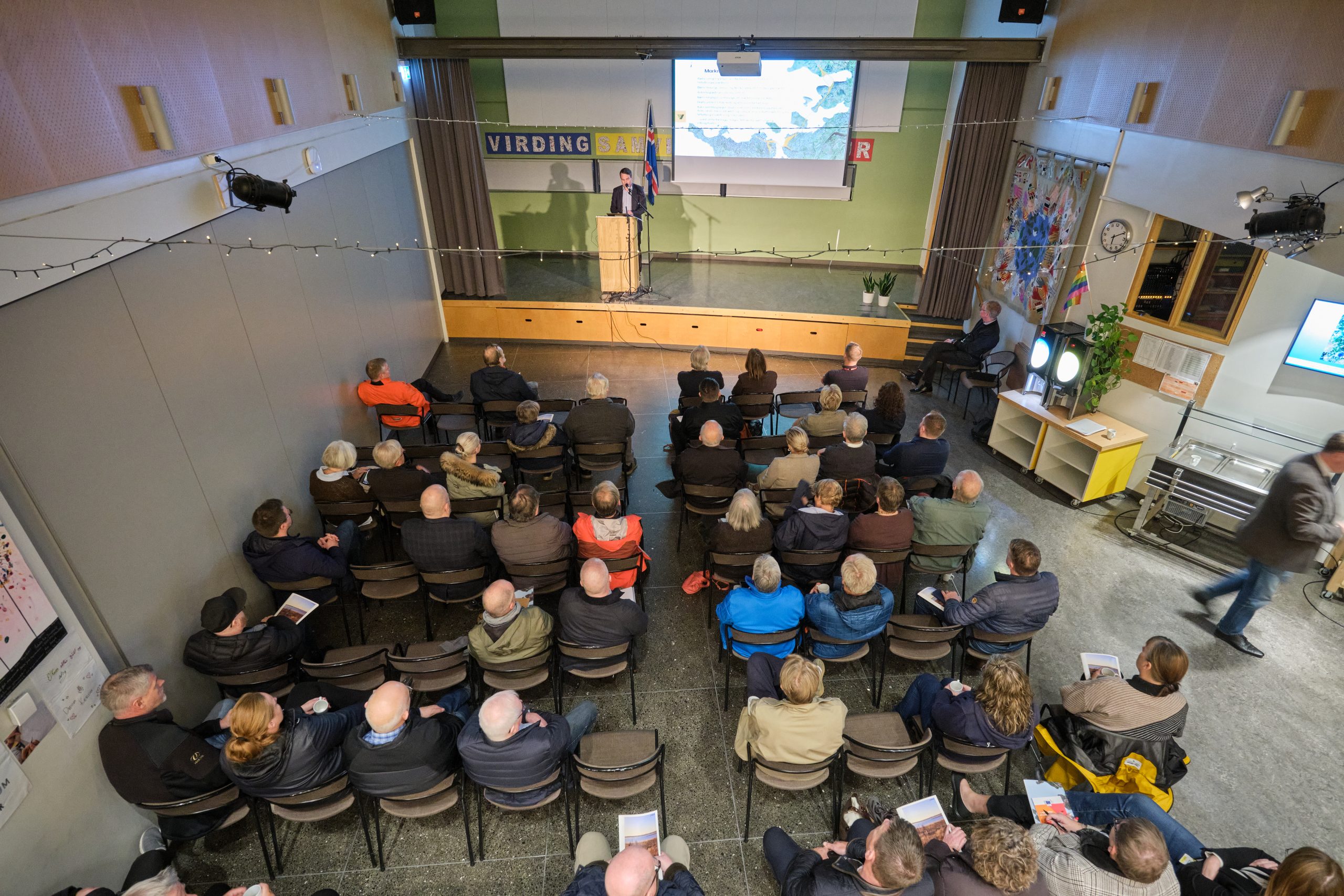 Fundurinn var haldinn í Klébergsskóla á Kjalarnesi mánudaginn 20. október 2025.