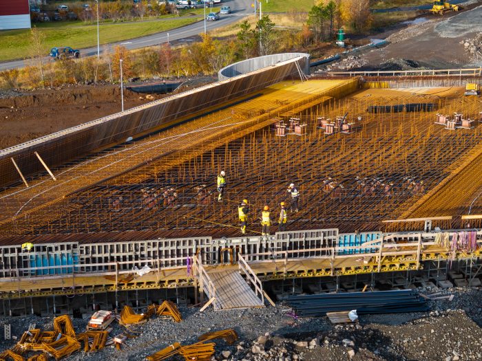 Brúin er hluti af nýjum Arnarnesvegi.