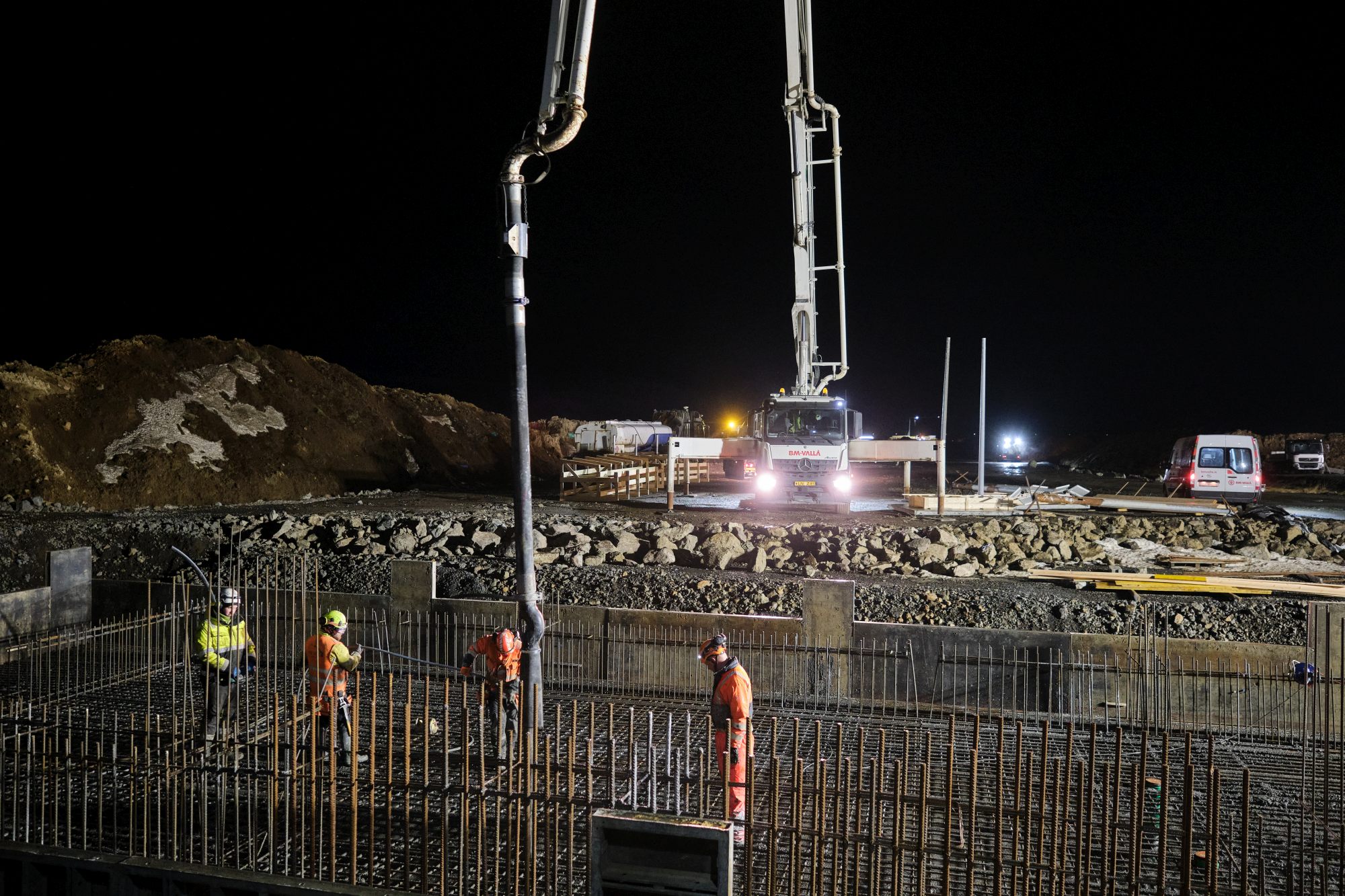 Steypuframkvæmdirnar fóru fram að morgni 11. desember.