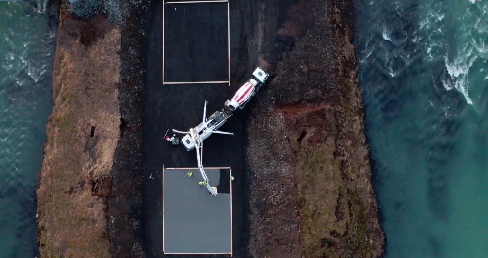 Steypuvinna í Efri_Laugardælaeyju í desember 2025. 