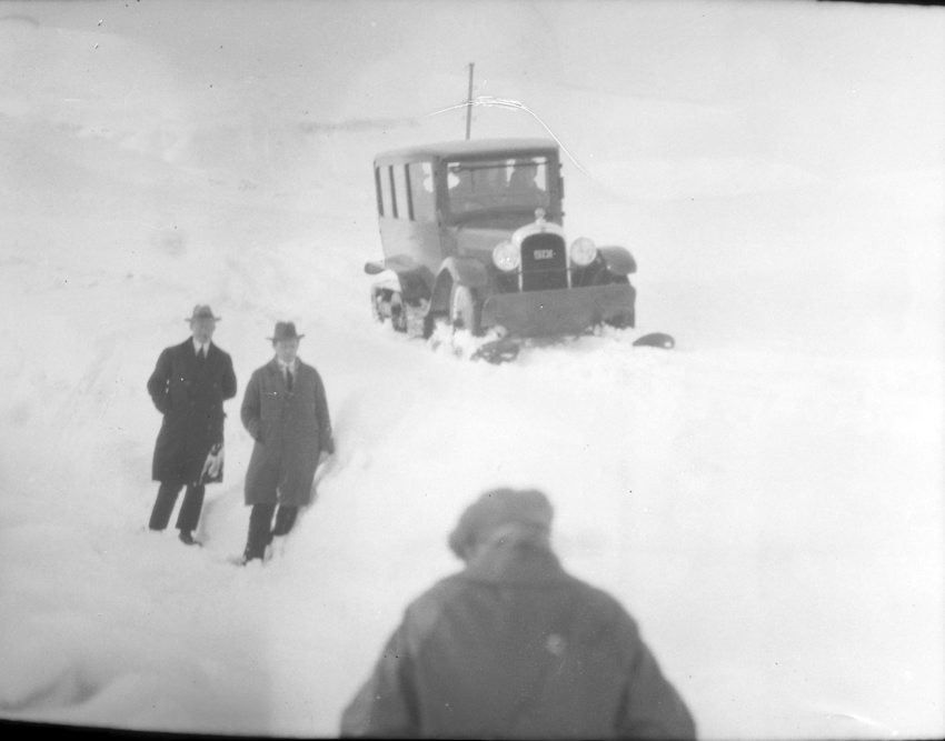 Citroën snjóbíll á beltum og skíðum á Hellisheiði. Bíllinn var keyptur til landsins árið 1927. Mynd: Geir G. Zoëga