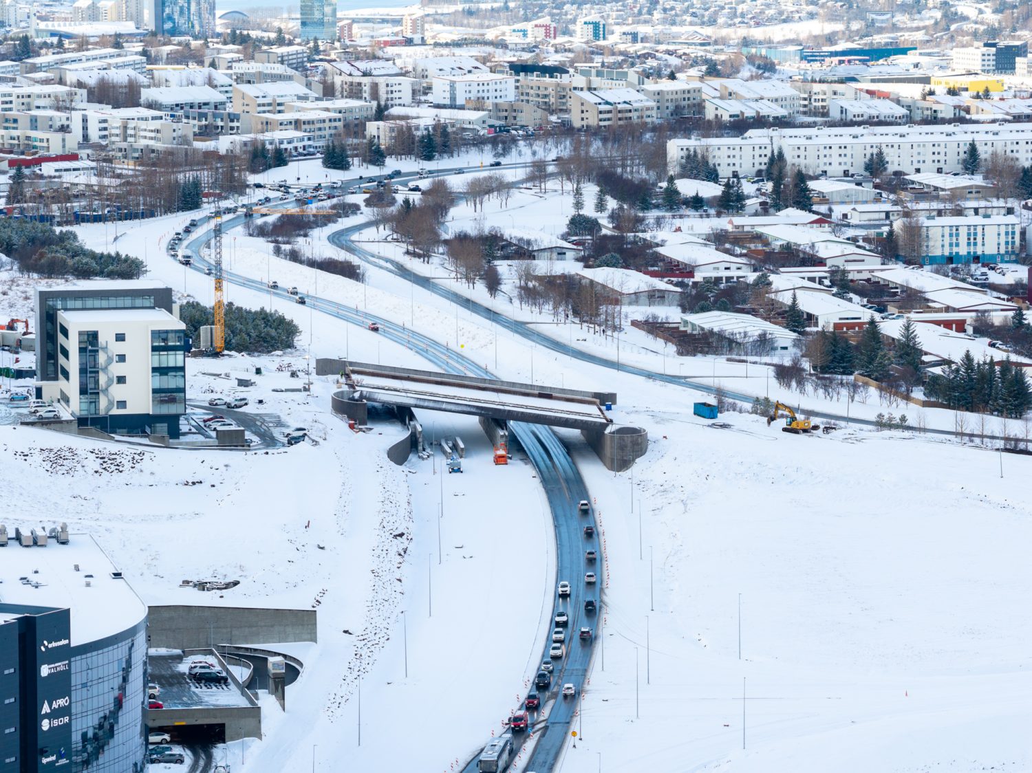 Frágangur stendur yfir á nýrri brú yfir Breiðholtsbraut.