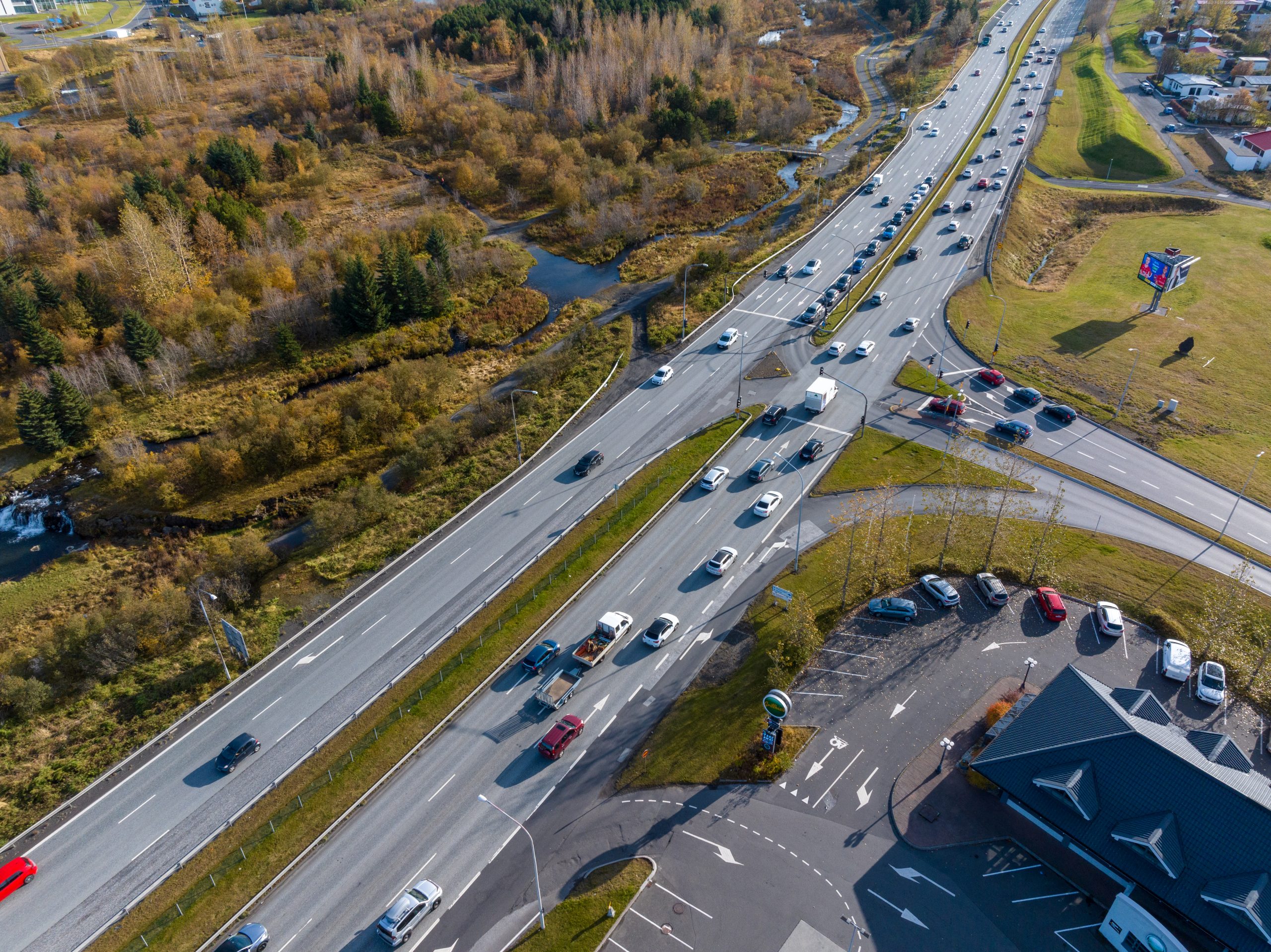 Gatnamót Reykjanesbrautar og Bústaðavegar.