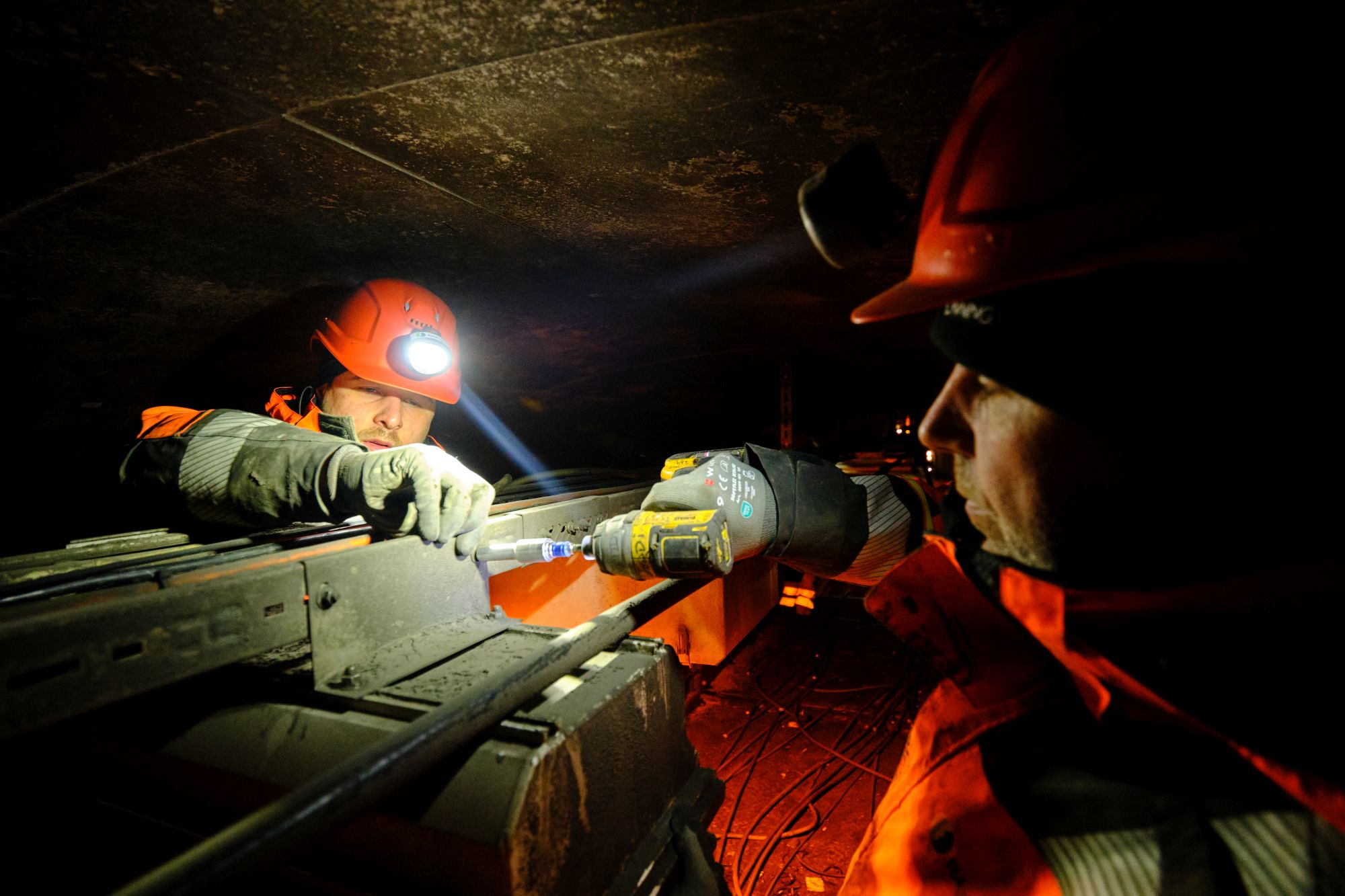 Rafmenn ehf. sjá um framkvæmdina. Mynd/Anton Brink