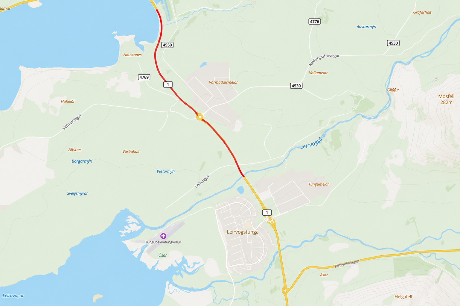 Kaflarnir sem verið er að fræsa og malbika eru annars vegar um 670 m kafli við Esjumela og hins vegar um 1.500 m langur kafli við Kollafjörð.